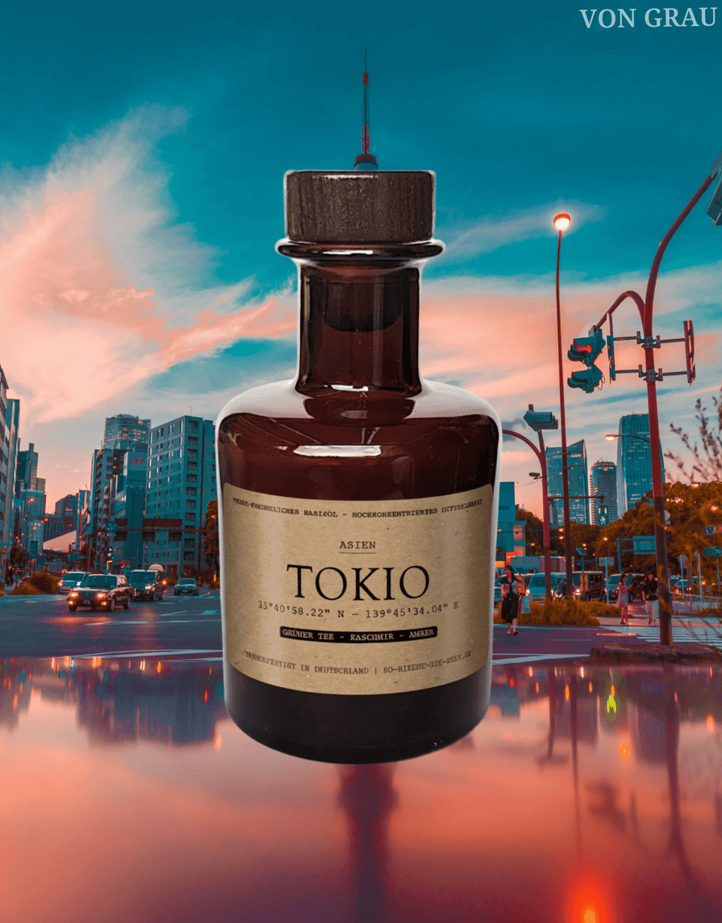 Reed Diffuser „Tokio" vor abendlicher Tokioter Stadtkulisse – Grüner Tee, Kaschmir und Amber, handgefertigt in Deutschland